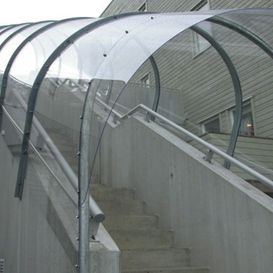 Borettslag, Tromsø Takoverbygg, utvendig betongtrapp Galvanisert stål og polykarbonatplater