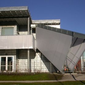 Sør-Tromsøya sykehjem, Tromsø Arkitekttegnet trapp med overbygg Galvanisert stål med polykarbonatplater